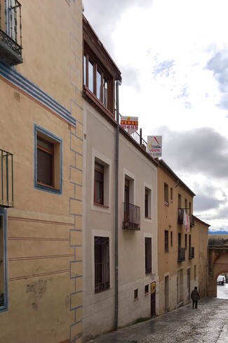 Plus de détails pour Calle De La Puerta Del Sol, 1, Segovia - Multi-résidentiel à vendre