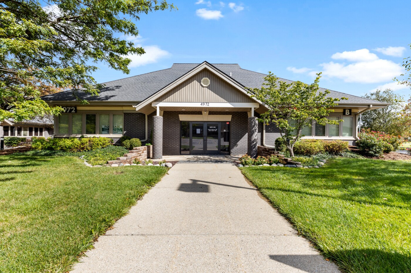 4972 W Clark Rd, Ypsilanti, MI à vendre Photo du bâtiment- Image 1 de 1