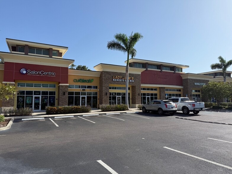 2080-2094 Gulf To Bay Blvd, Clearwater, FL for lease - Building Photo - Image 2 of 4