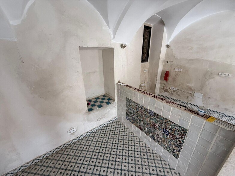 Commerce de détail dans Cáceres à louer - Photo du bâtiment - Image 2 de 17