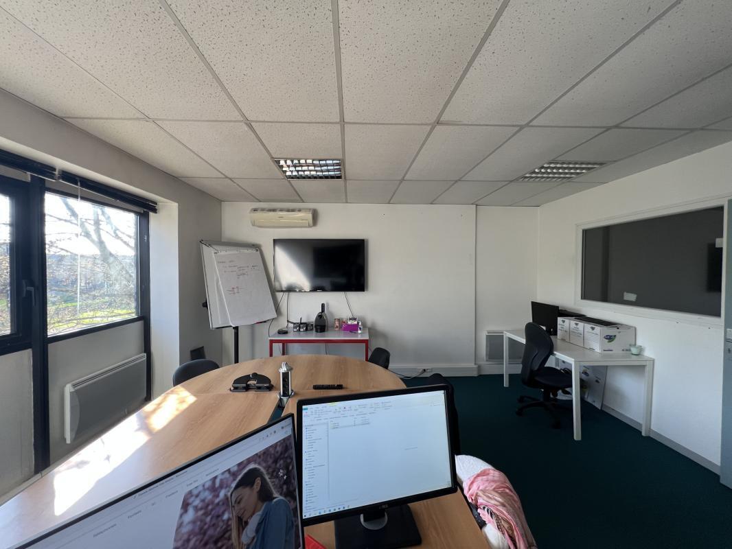 Office in Reims for lease Interior Photo- Image 1 of 6