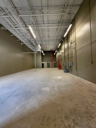 Plus de détails pour 8102 Blanding Blvd, Jacksonville, FL - Industriel à louer