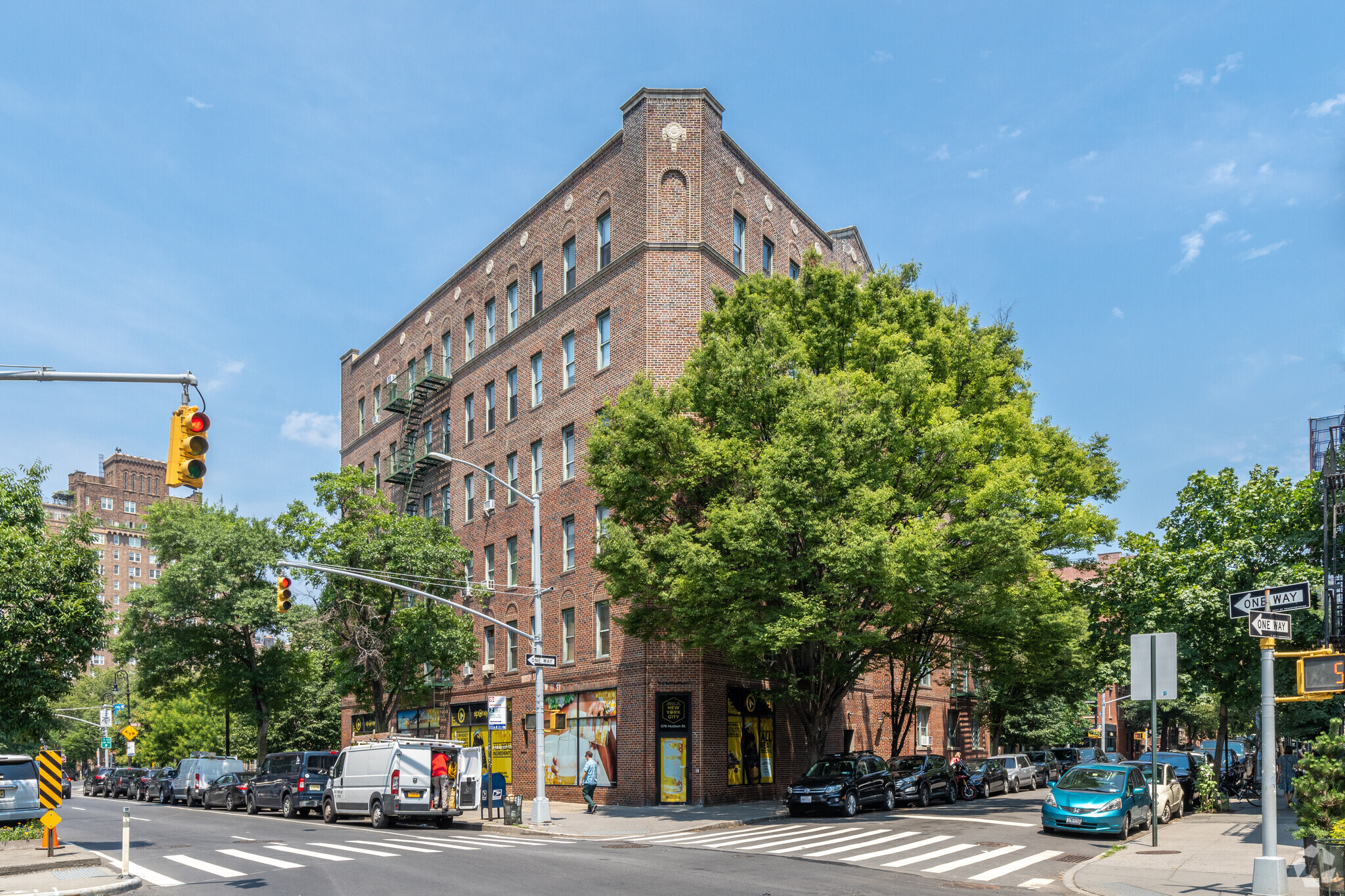 576-578 Hudson St, New York, NY à louer Photo du bâtiment- Image 1 de 6