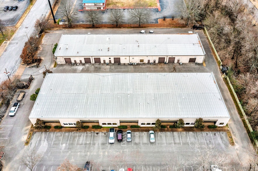 6047 Executive Center Dr, Memphis, TN for lease - Building Photo - Image 2 of 3