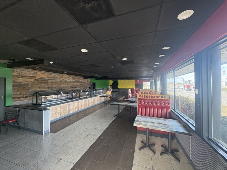 501 N Cusick St, Maryville, TN à louer - Photo intérieure - Image 2 de 6