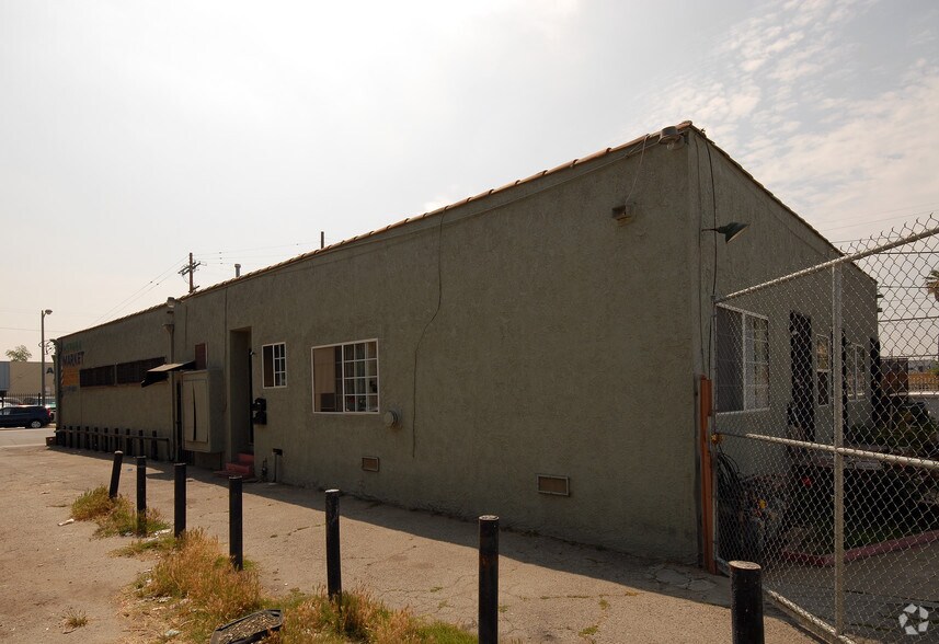 4071 S Main St, Los Angeles, CA à vendre - Photo du bâtiment - Image 3 de 39