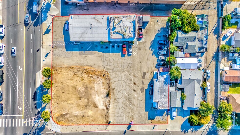 777-795 Indian Hill Bvd portefeuille de 2 propriétés à vendre sur LoopNet.ca - Aérien - Image 2 de 17