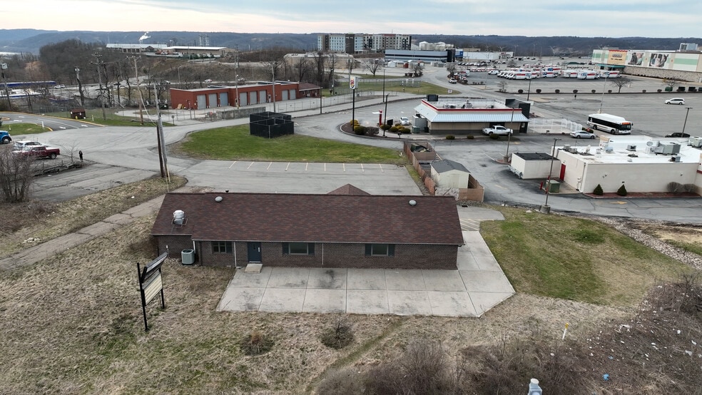 201 Fairview Dr, Monaca, PA à vendre - Aérien - Image 2 de 18