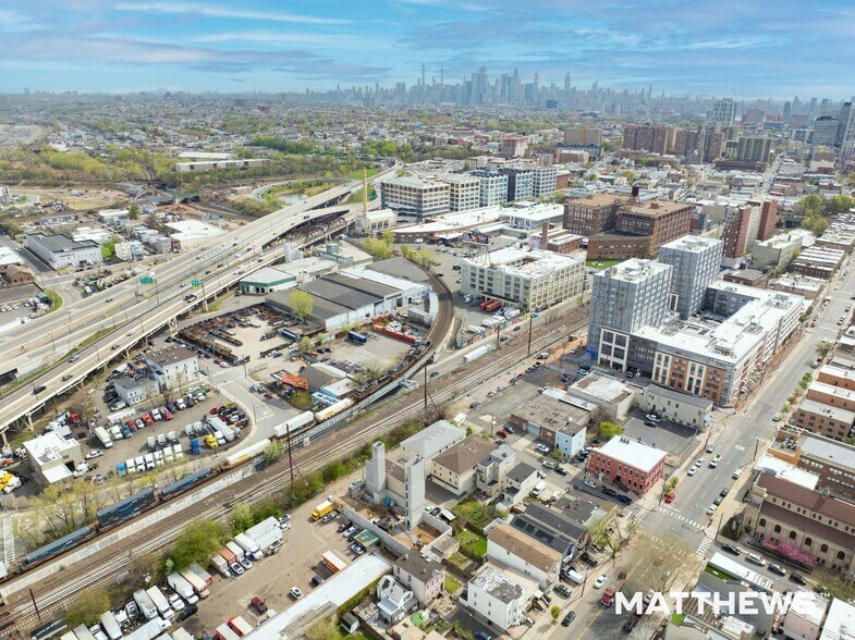 113 Wales Ave, Jersey City, NJ à vendre - Photo du bâtiment - Image 3 de 4
