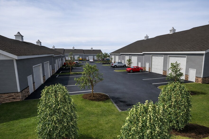 680 4 Rod Rd, Berlin, CT à vendre - Photo du bâtiment - Image 3 de 4