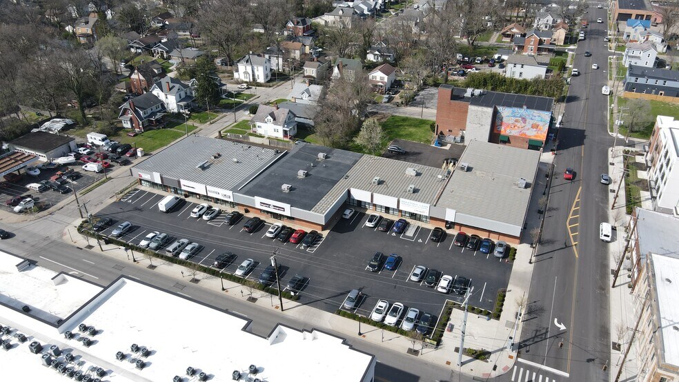 5810-5812 Madison Rd, Cincinnati, OH à louer - Photo du bâtiment - Image 3 de 3