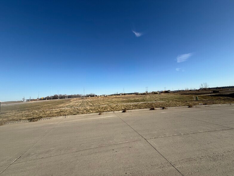 43 st N 43rd, Fargo, ND à vendre - Photo du bâtiment - Image 2 de 3