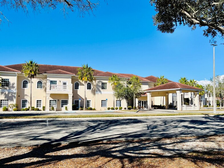 836 Sunset Lake Blvd, Venice, FL à vendre - Photo du bâtiment - Image 2 de 5