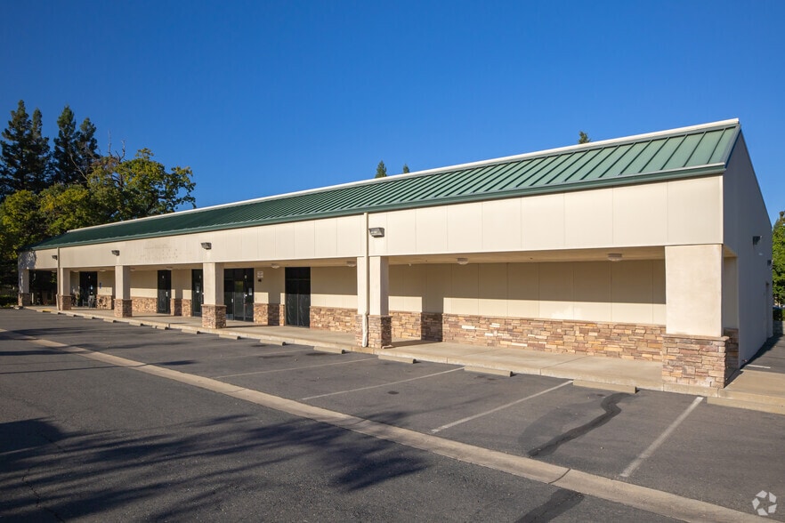 2558-2570 Greenwood Ln, Cameron Park, CA for lease - Primary Photo - Image 1 of 4