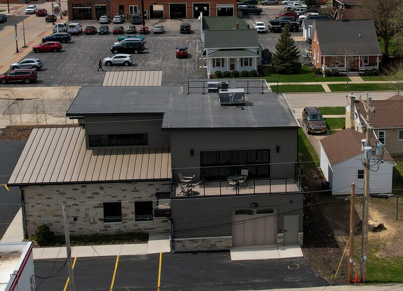 805 George St, De Pere, WI à vendre - Photo du bâtiment - Image 2 de 23