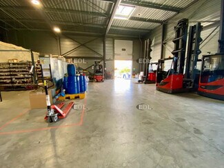 Plus de détails pour Local d'activités à louer