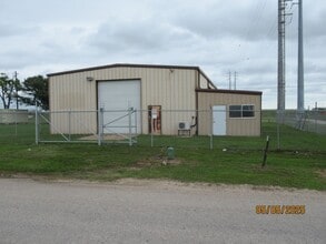 530 E 2nd St, Freeport, TX for lease Interior Photo- Image 2 of 8