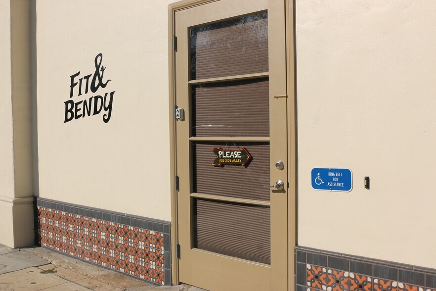 2861 W Avenue 35, Glassell Park, CA à louer - Photo du bâtiment - Image 2 de 4