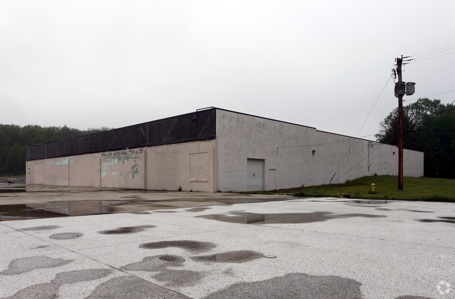 7281 Warren Sharon Rd, Brookfield, OH for lease - Building Photo - Image 2 of 2