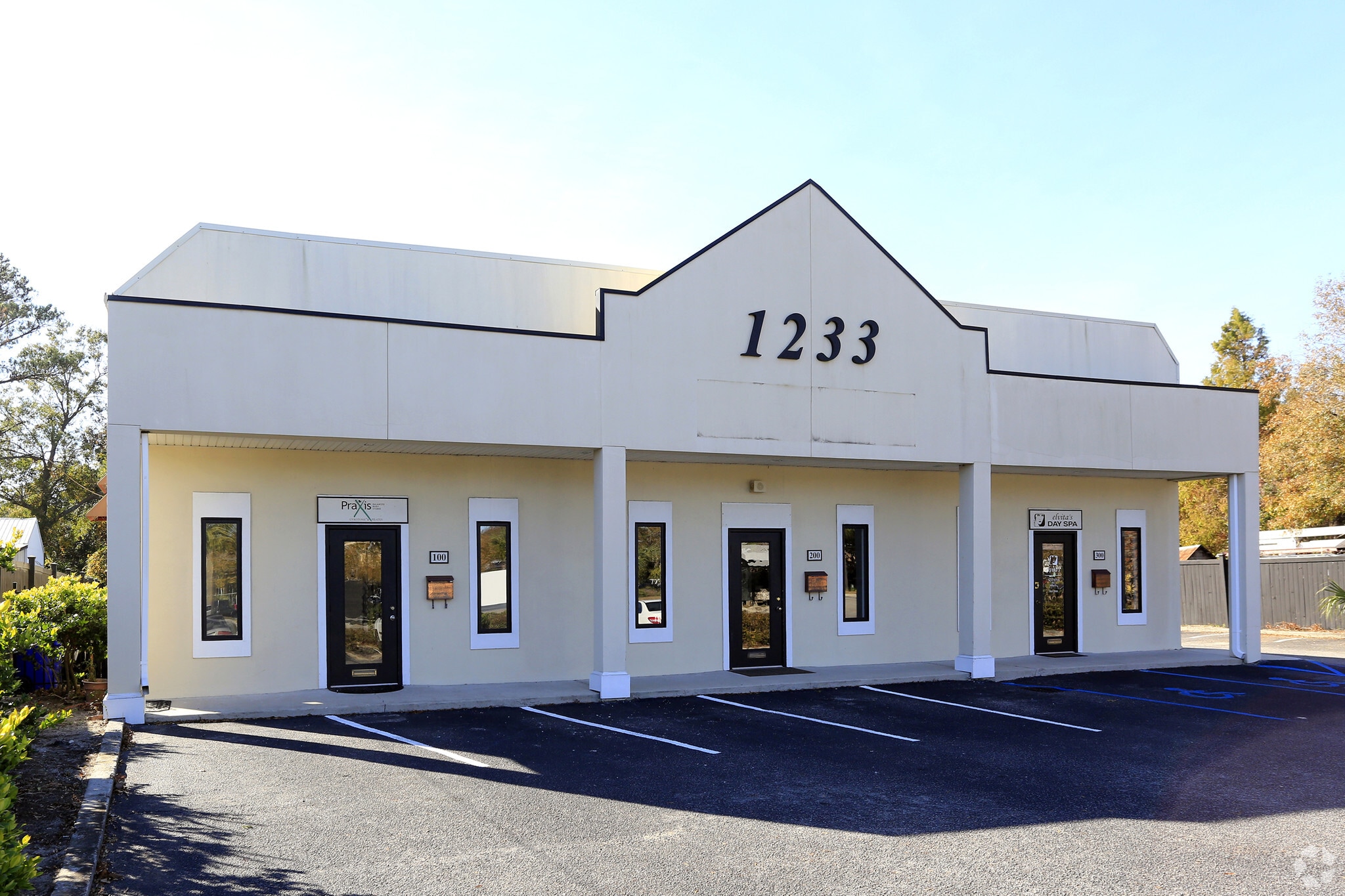 1233 Ben Sawyer Blvd, Mount Pleasant, SC for lease Building Photo- Image 1 of 8