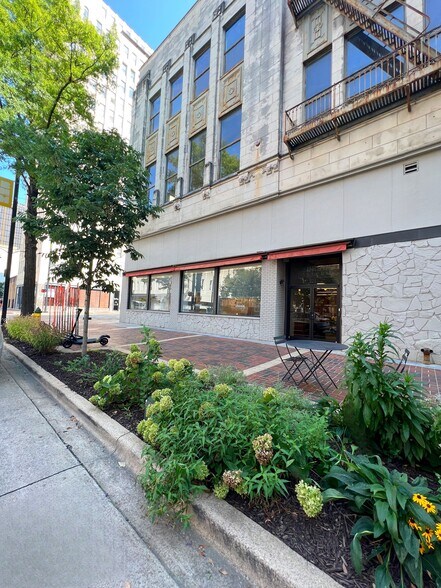 221 20th St N, Birmingham, AL for lease - Building Photo - Image 1 of 6