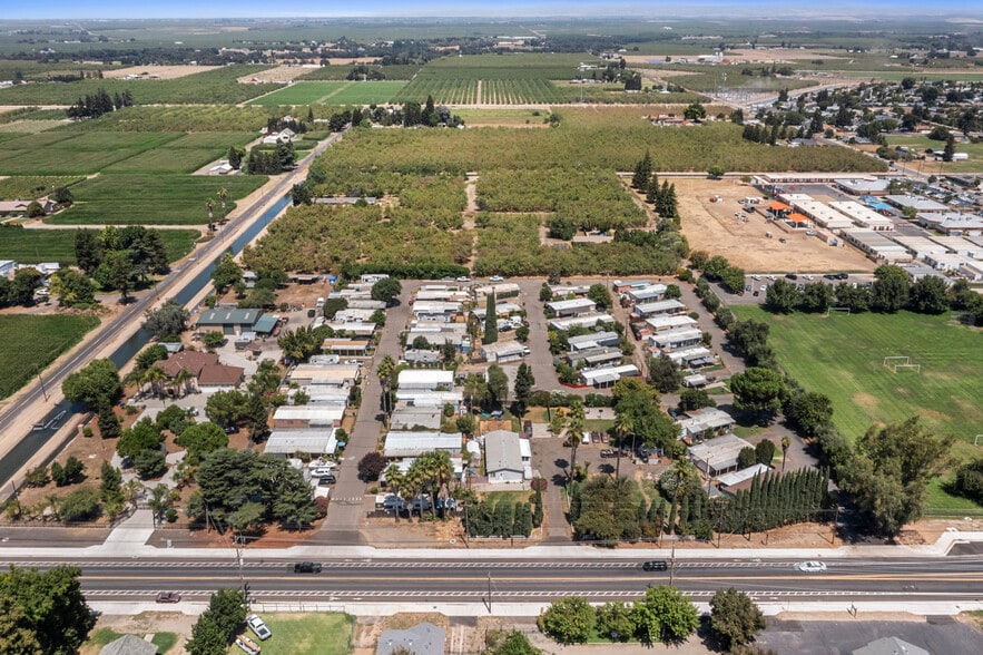 11819 Yosemite Blvd, Waterford, CA for sale - Building Photo - Image 2 of 6