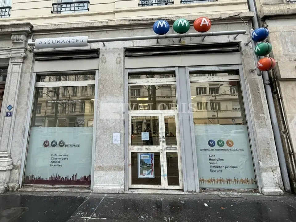 Retail in Lyon for lease Building Photo- Image 1 of 9