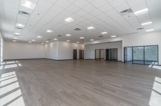 2415-2335 W Corporate Center Dr, Phoenix, AZ for lease Interior Photo- Image 2 of 11