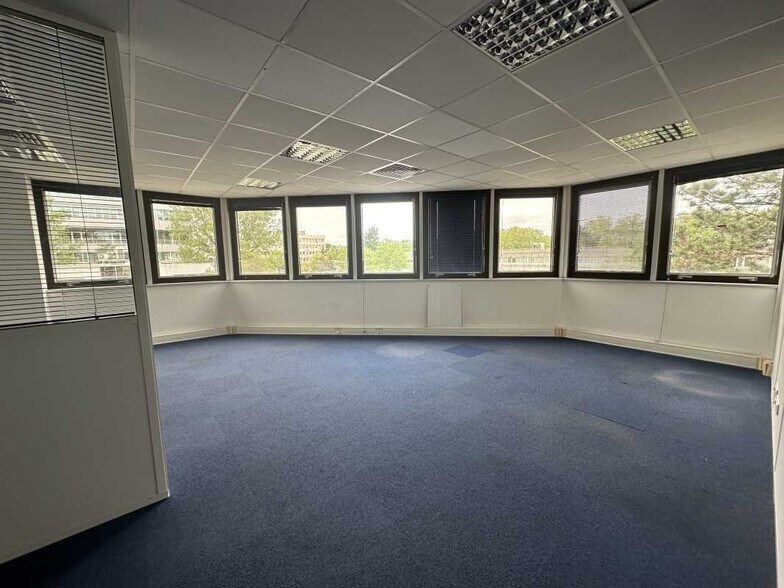 Office in Bruges for sale - Interior Photo - Image 1 of 13