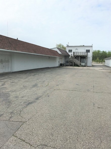 3350 Lapeer Rd, Port Huron, MI à vendre - Photo du bâtiment - Image 2 de 5