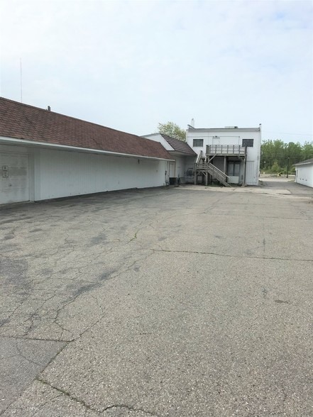 3350 Lapeer Rd, Port Huron, MI à vendre - Photo du bâtiment - Image 2 de 5
