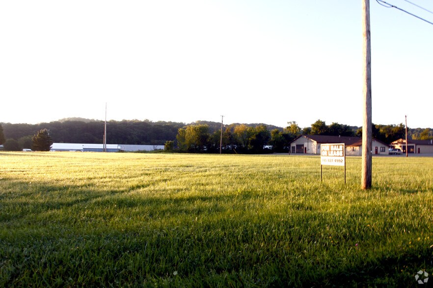 351 Stonecreek Rd SW, New Philadelphia, OH for lease - Primary Photo - Image 1 of 1