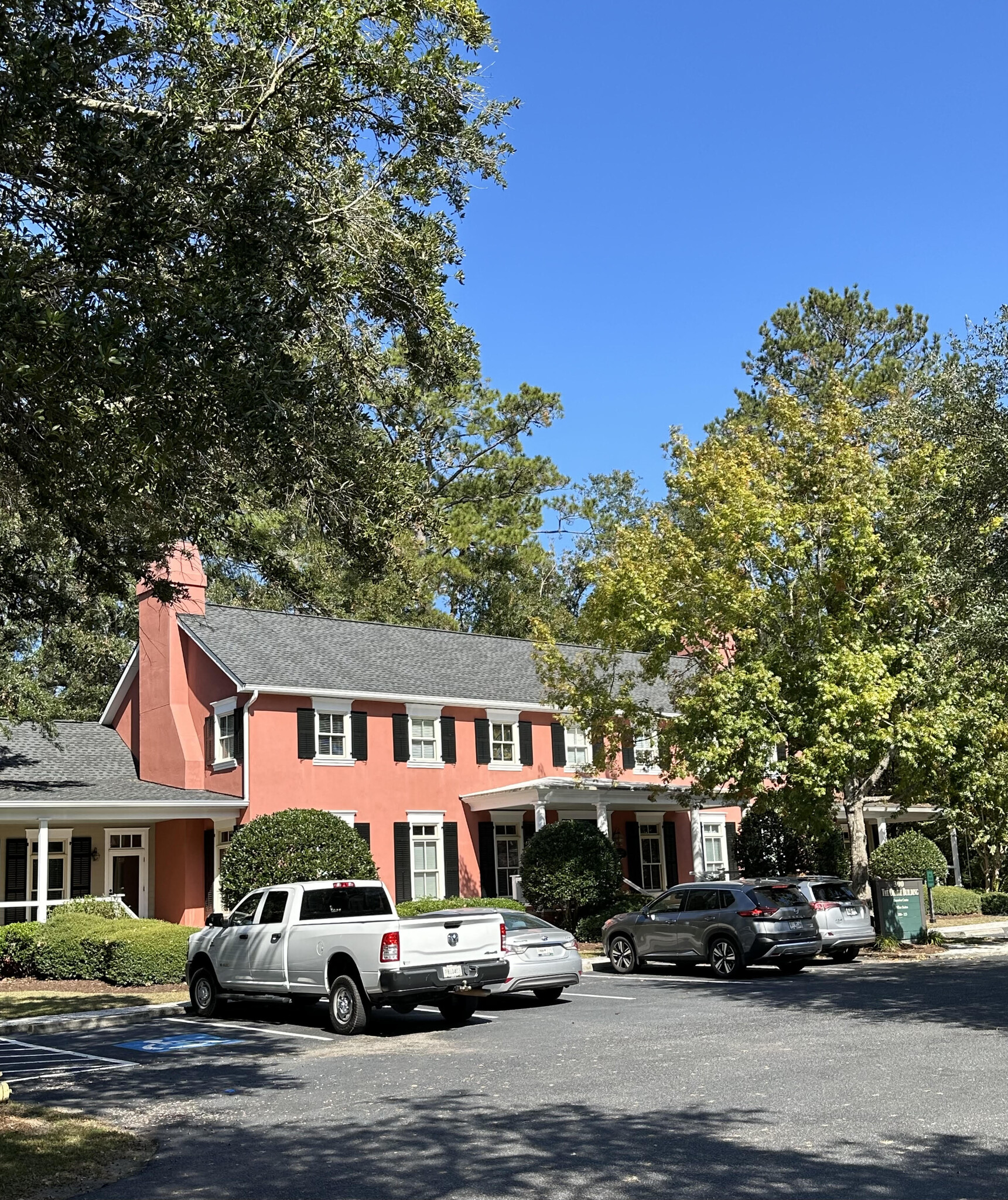 10 Pinckney Colony Rd, Bluffton, SC for lease Building Photo- Image 1 of 8