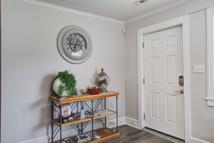 500 N Pine St, Summerville, SC à vendre - Photo intérieure - Image 3 de 38