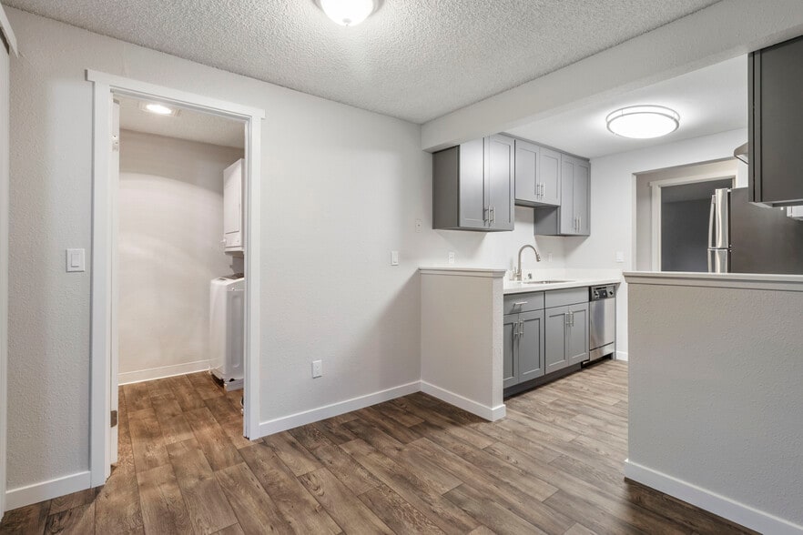 34007 1st Cir S, Federal Way, WA à vendre - Photo du bâtiment - Image 3 de 14