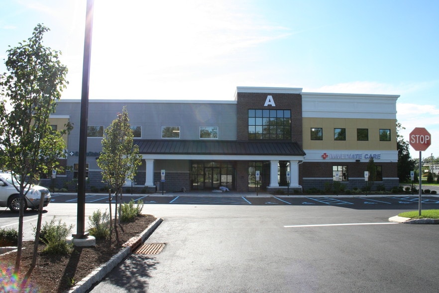 479 Route 520, Marlboro, NJ for lease - Building Photo - Image 3 of 5