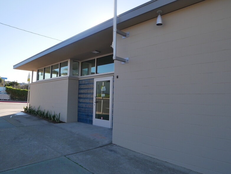 1094 E Main St, Ventura, CA for lease - Building Photo - Image 3 of 10