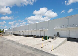 3200 NW 112th Ave, Miami, FL for lease Interior Photo- Image 2 of 3