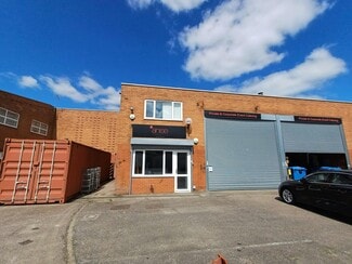 Plus de détails pour Rutherford Way, Crawley - Industriel à louer