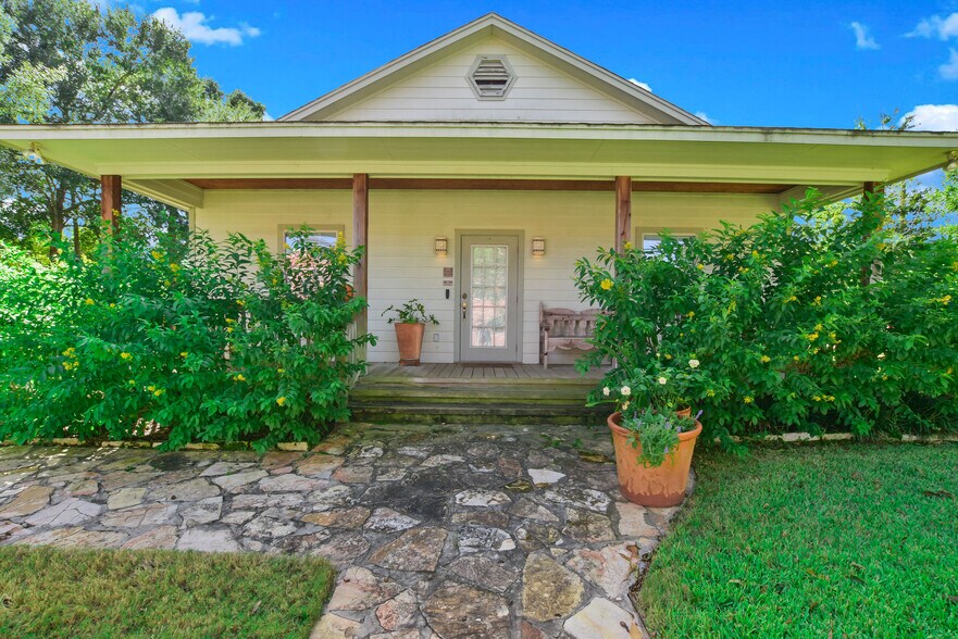 21325 Eva St, Montgomery, TX à louer - Photo principale - Image 1 de 1
