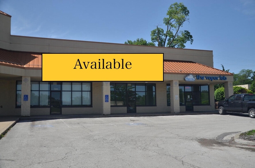 7801-7835 N Oak Tfwy, Kansas City, MO à louer - Photo du bâtiment - Image 2 de 7