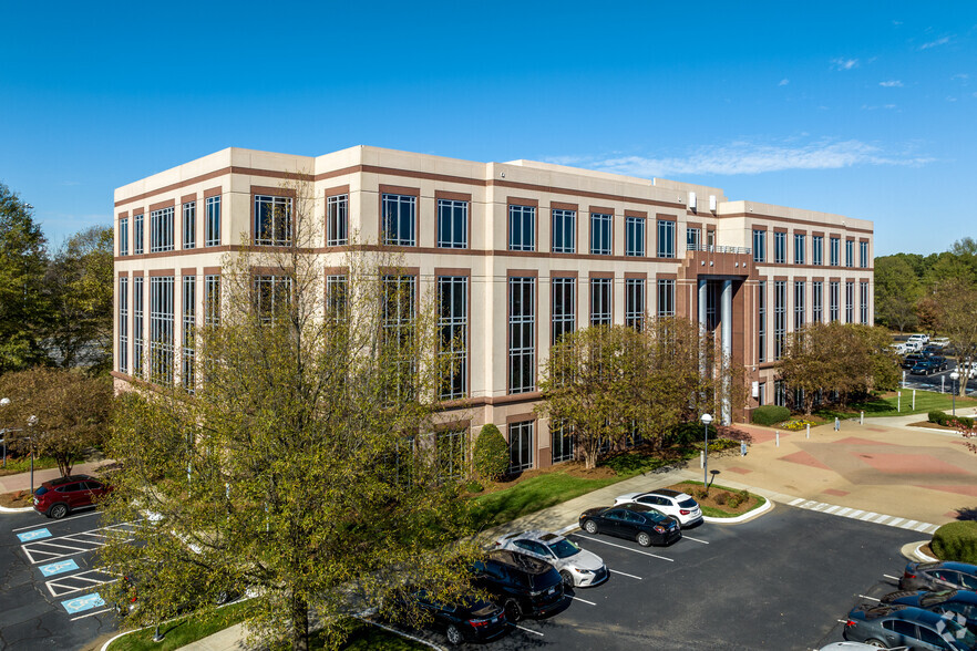 9115 Harris Corners Pky, Charlotte, NC for lease - Building Photo - Image 2 of 14