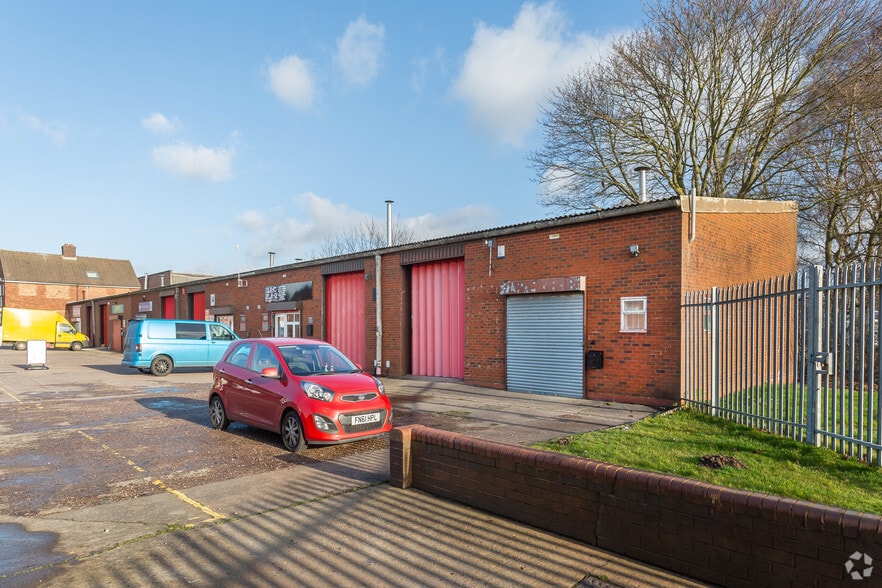 Lynn Ln, Shenstone for lease - Primary Photo - Image 1 of 3