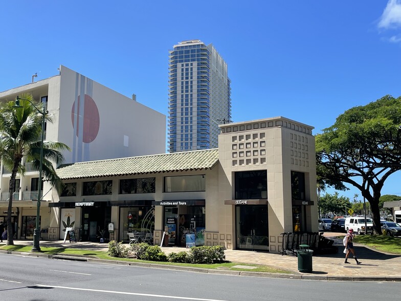 2113 Kalakaua Ave, Honolulu, HI à louer - Photo du b timent - Image 1 de 6