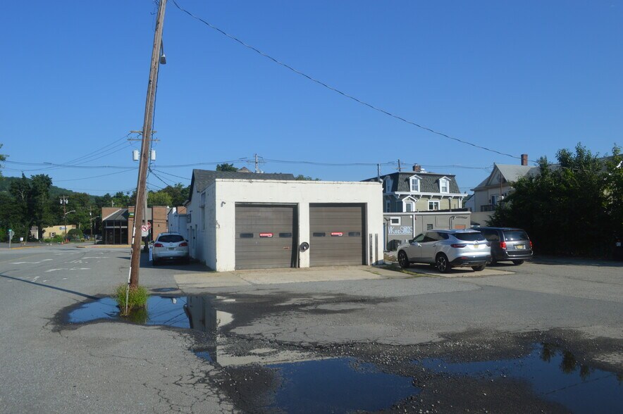 5 Maple Ave, Oakland, NJ à louer - Photo du bâtiment - Image 2 de 7