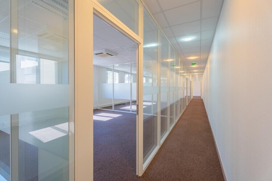 Bureau dans Montrouge à louer - Photo du bâtiment - Image 2 de 5