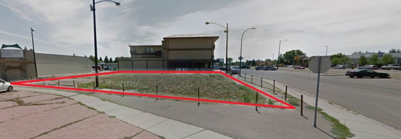 1001 S Mayor Magrath Dr, Lethbridge, AB à vendre - Photo du bâtiment - Image 1 de 1