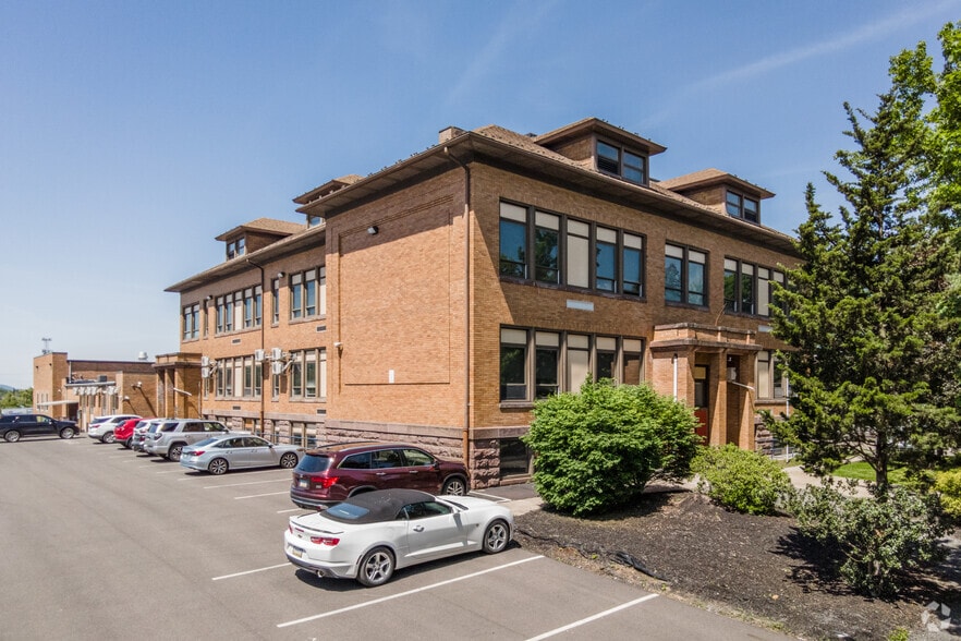 1401 N Market St, Berwick, PA for lease - Primary Photo - Image 1 of 5