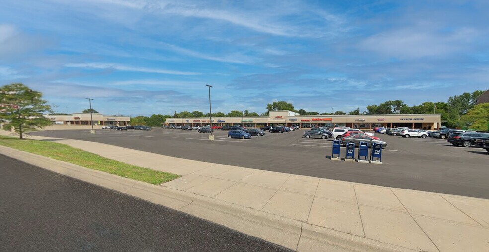 4100-4130 Lakeland Ave N, Robbinsdale, MN à louer - Photo du bâtiment - Image 3 de 7