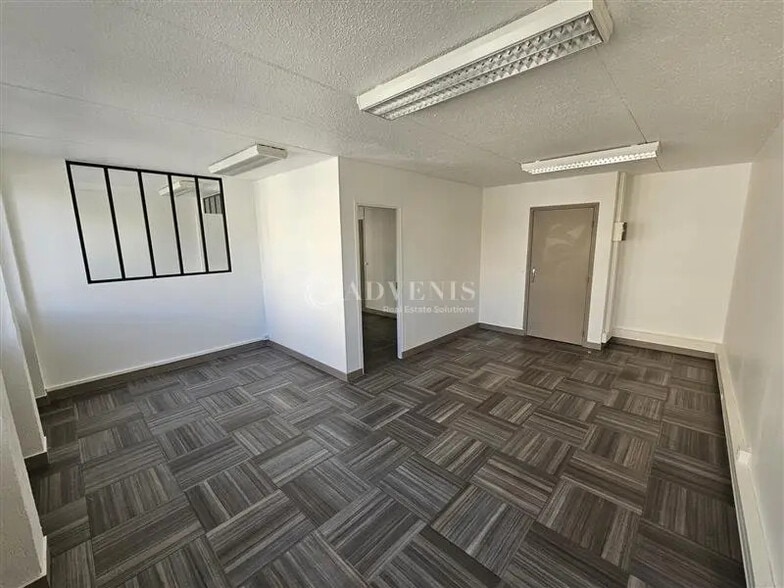 Office in Créteil for lease - Building Photo - Image 1 of 10
